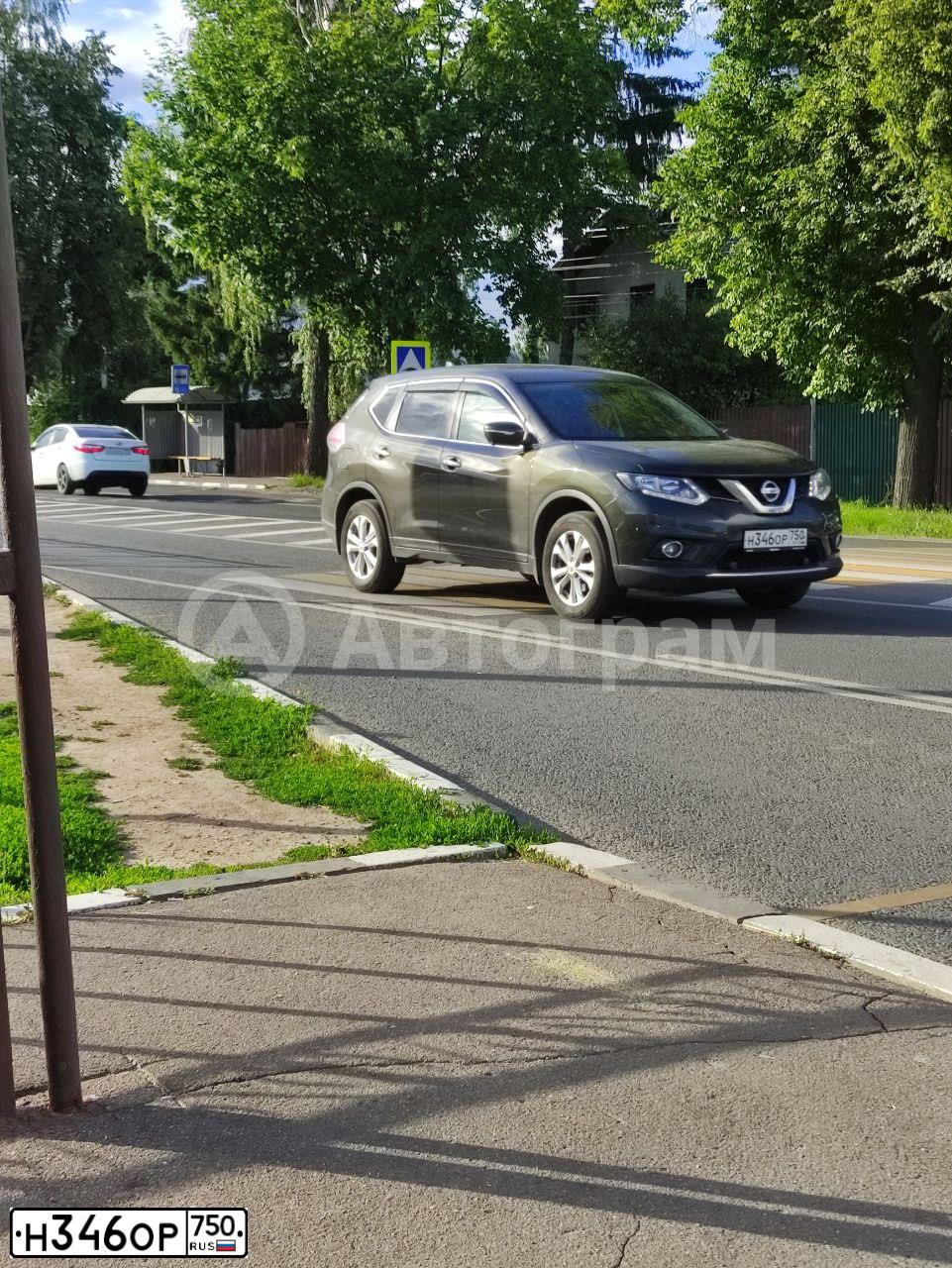 Фото автомобиля NISSAN X-TRAIL, 2017 — госномер Н346ОР750. Цвет: ЗЕЛЕНЫЙ ТЕМНЫЙ