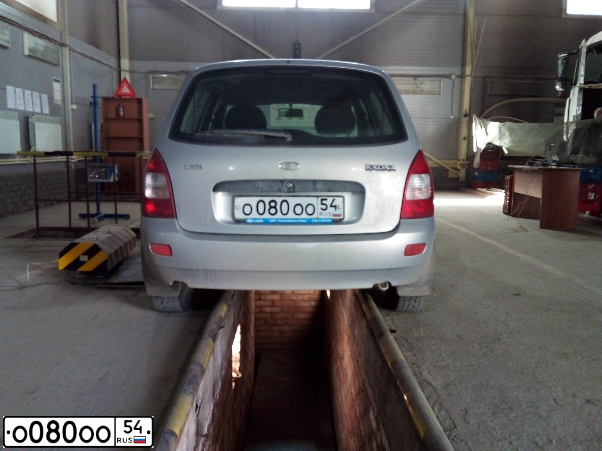 Фото автомобиля LADA 1117 KALINA, 2010 — госномер О080ОО54. Цвет: Серебристый