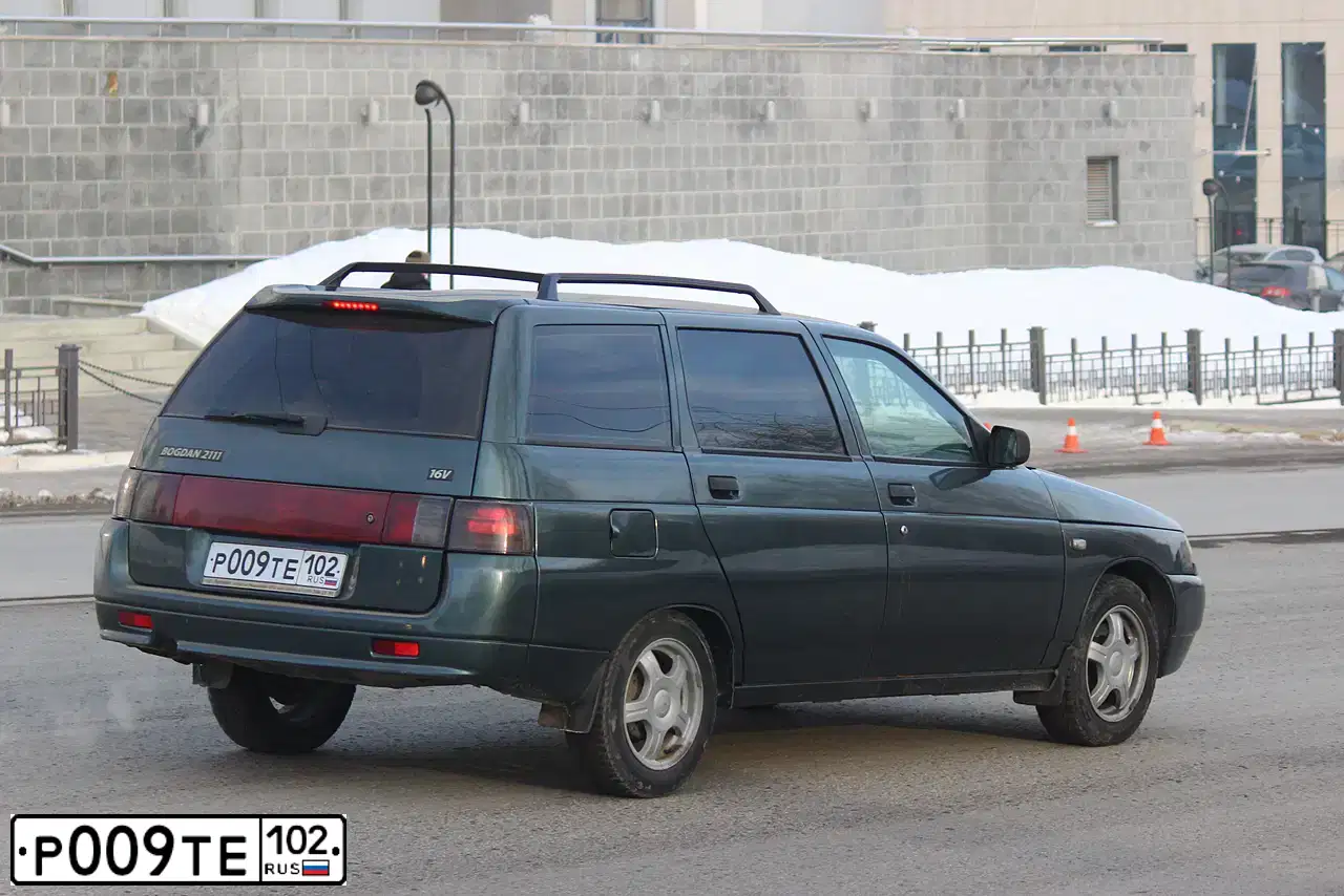 Фото автомобиля BOGDAN 2110/2111, 2011 — госномер Е296ОК82. Цвет: ЗЕЛЕНЫЙ