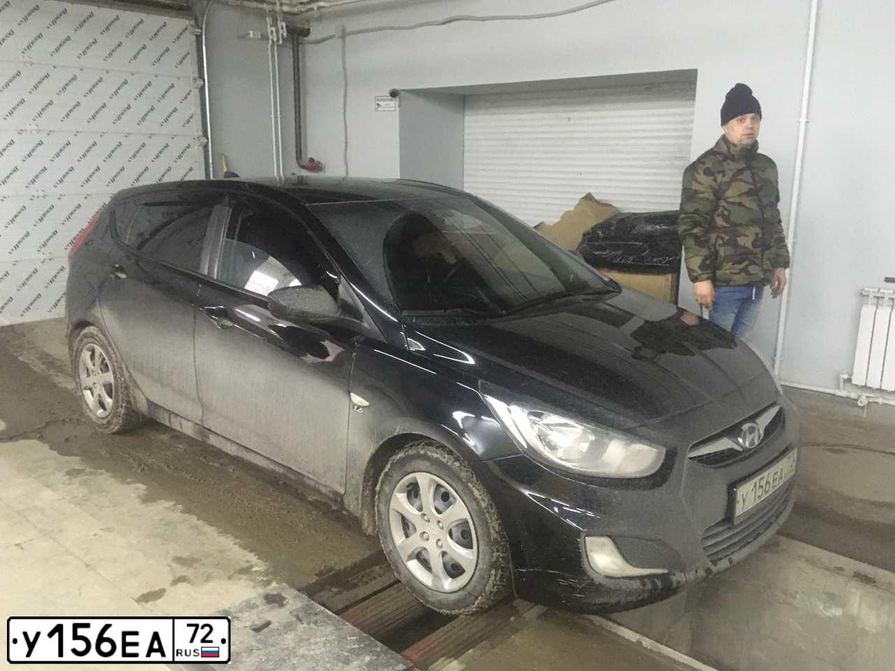 Фото автомобиля HYUNDAI SOLARIS, 2011 — госномер Н037СН72. Цвет: ЧЕРНЫЙ