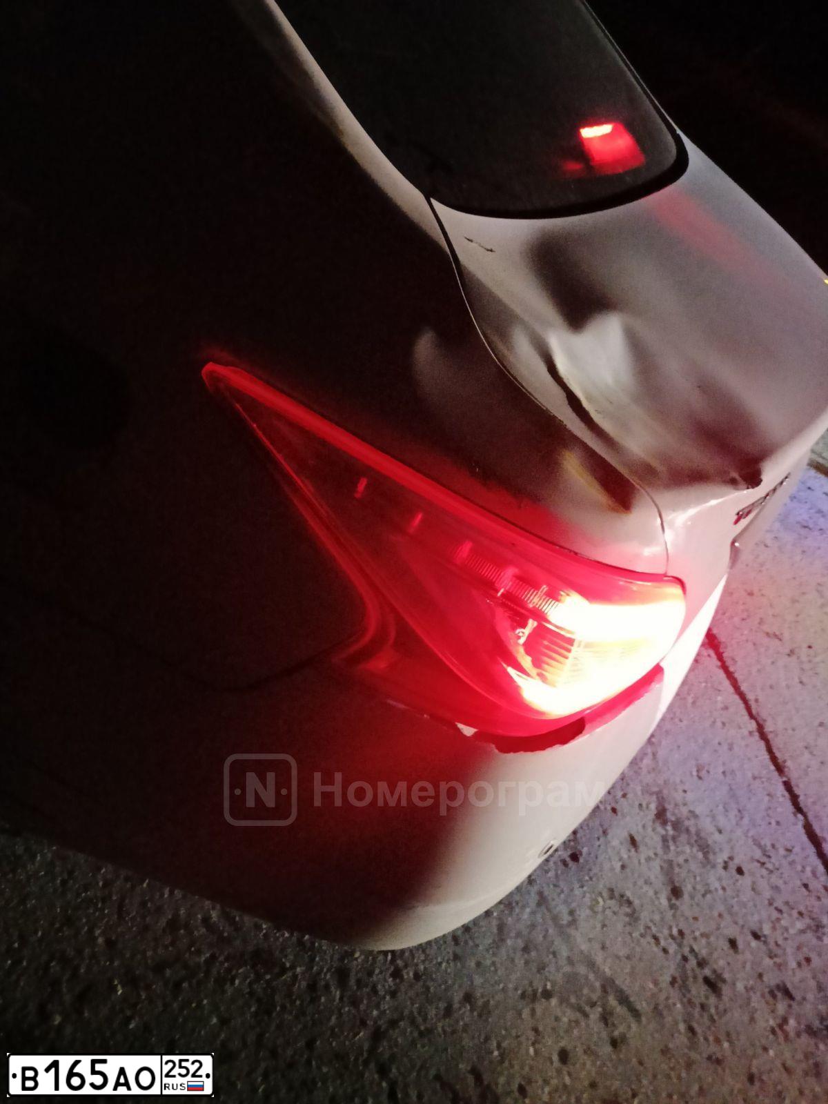 Фото автомобиля NISSAN TEANA, 2014 — госномер В165АО252. Цвет: Белый