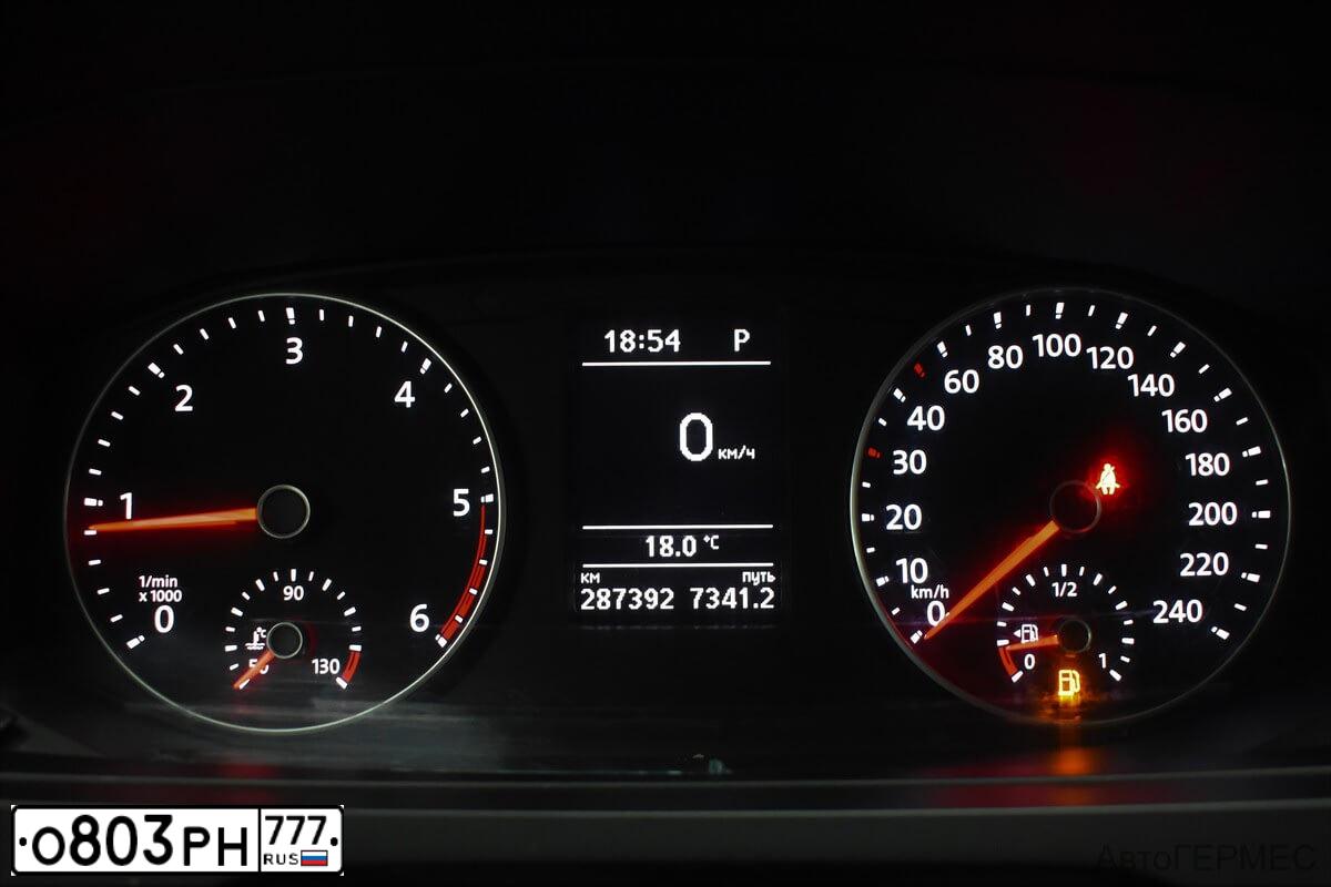Фото автомобиля HYUNDAI CRETA, 2017 — госномер М894АУ799. Цвет: БЕЖЕВЫЙ