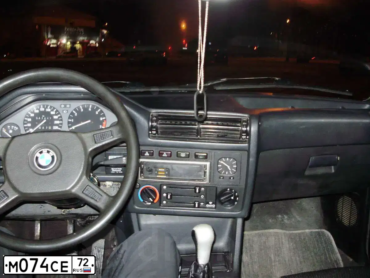 Фото автомобиля BMW W SERIE 3, 1986 — госномер М074СЕ72. Цвет: СЕРЕБРИСТЫЙ МЕТАЛЛИК