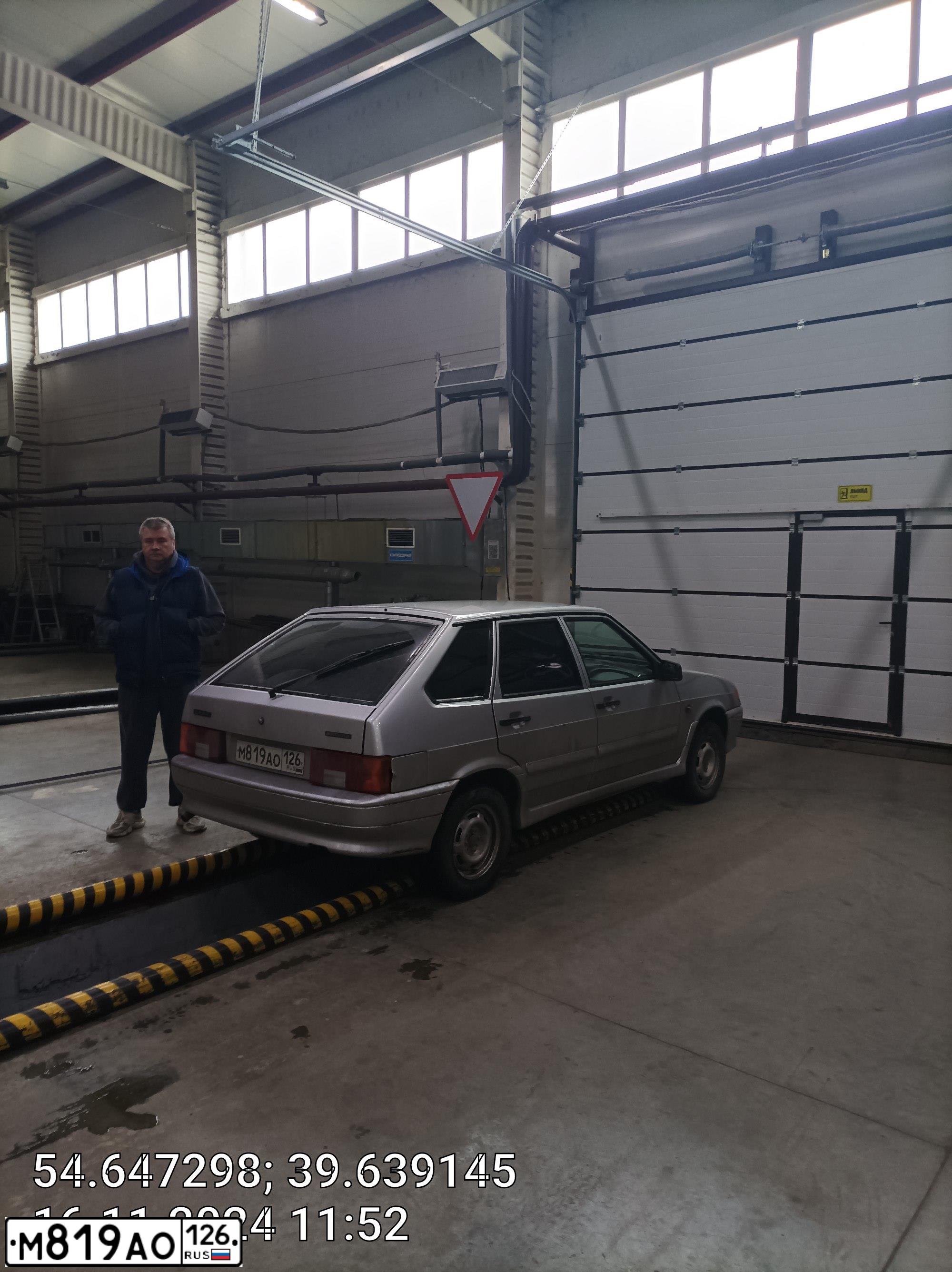 Фото автомобиля LADA 2114, 2013 — госномер У326УЕ62. Цвет: СВЕТЛО-СЕРЕБРИСТЫЙ МЕТАЛЛ
