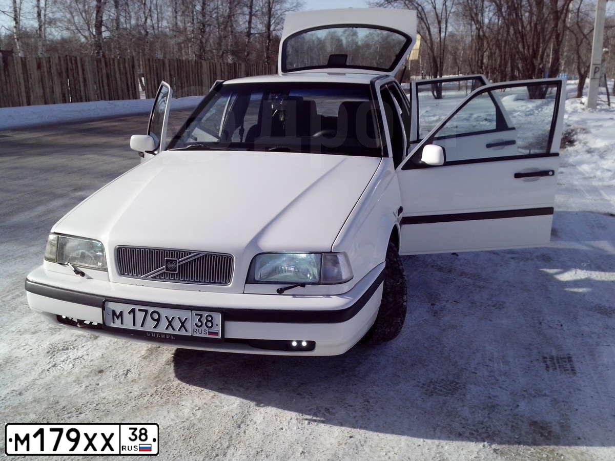 Фото автомобиля VOLVO 440, 1996 — госномер Е548СВ77. Цвет: БЕЛЫЙ