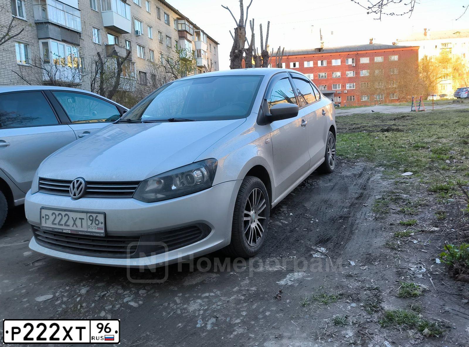 Фото автомобиля LADA 2113 SAMARA, 2007 — госномер Р222ХТ96. Цвет: СВЕТЛО-СЕРЕБРИСТЫЙ