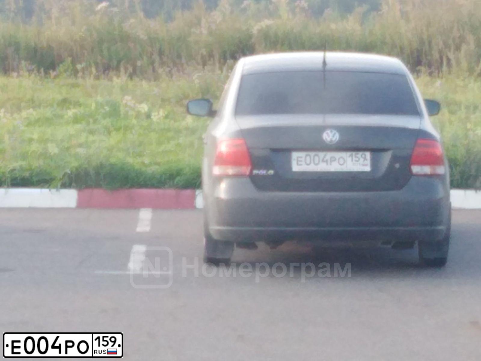 Фото автомобиля VOLKSWAGEN POLO, 2013 — госномер Е571ЕХ159. Цвет: серый