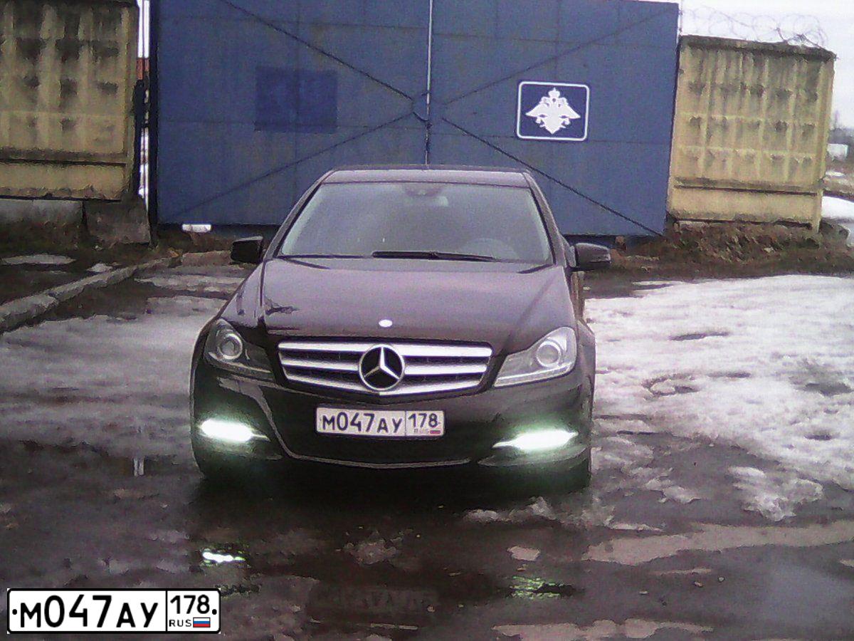 Фото автомобиля MERCEDES C-KLASSE, 2012 — госномер М047АУ178. Цвет: Коричневый