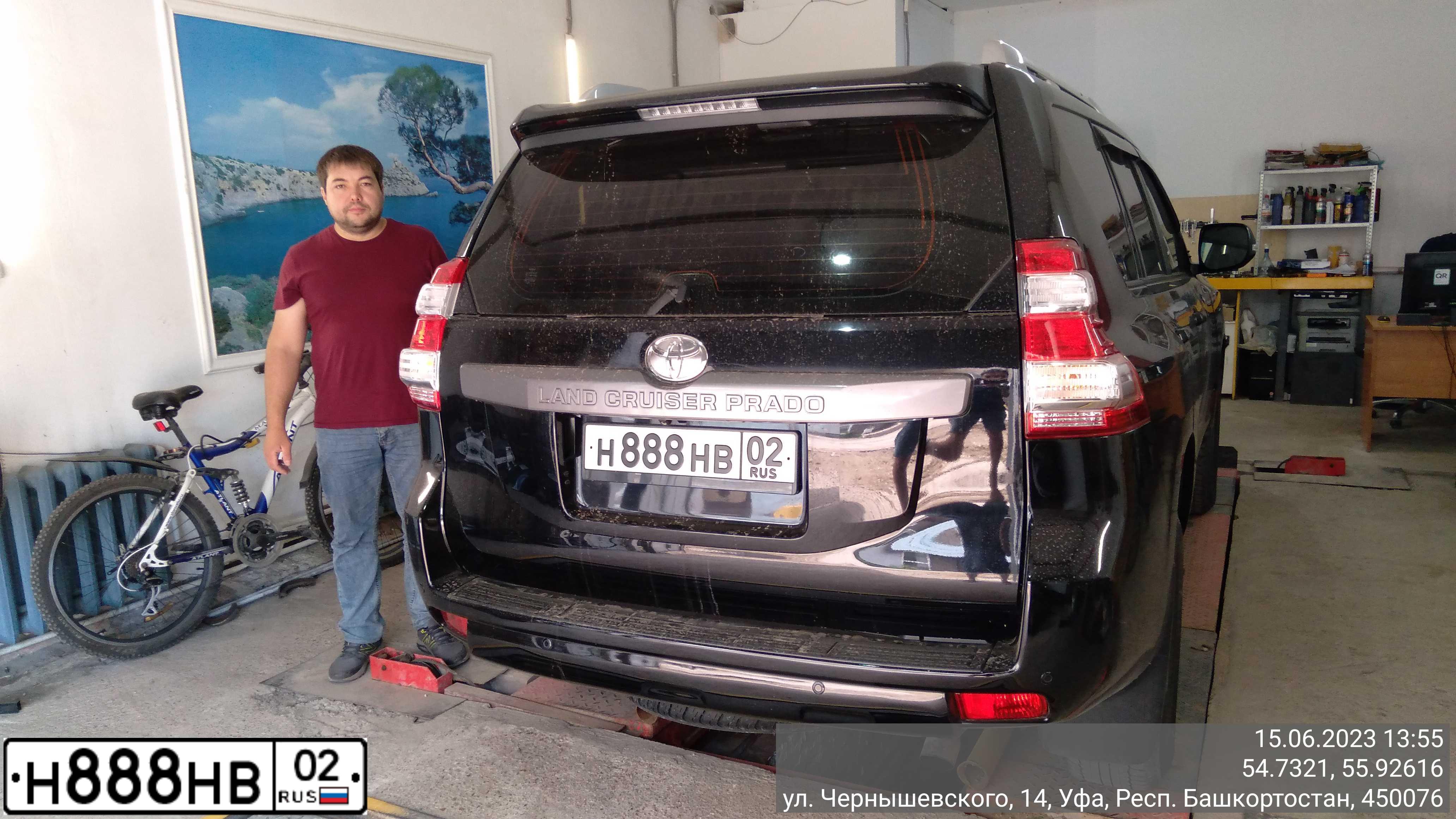 Фото автомобиля TOYOTA LANDCRUISER, 2014 — госномер Н888НВ02. Цвет: ЧЕРНЫЙ