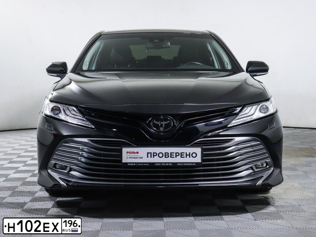 Фото автомобиля TOYOTA CAMRY, 2019 — госномер Т002АХ152. Цвет: ЧЕРНЫЙ