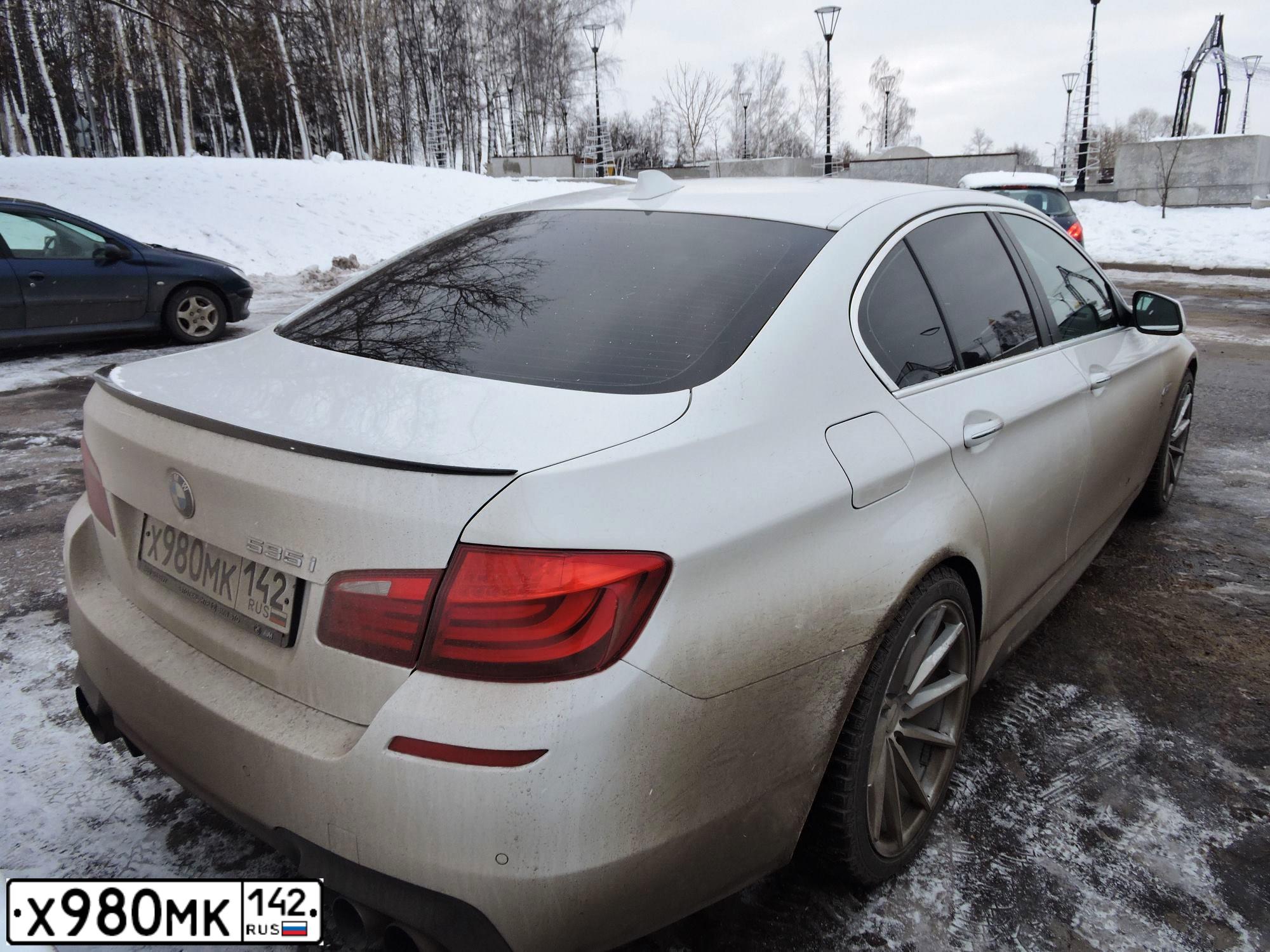 Фото автомобиля BMW 535I, 2011 — госномер Е265ЕУ180. Цвет: Белый