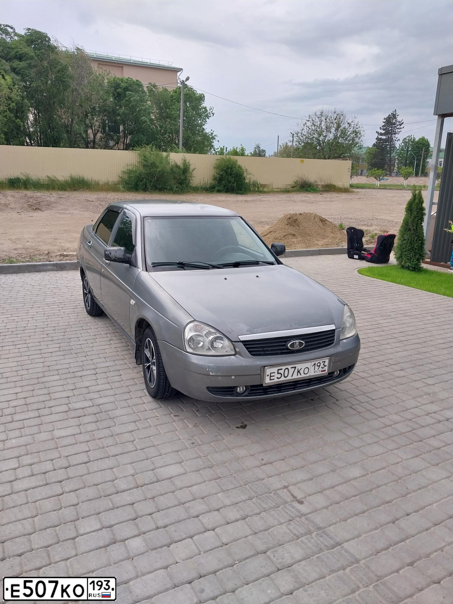 Фото автомобиля LADA 2170 PRIORA, 2008 — госномер Е507КО193. Цвет: СРЕДНИЙ СЕРО-ЗЕЛЕНЫЙ МЕТ.