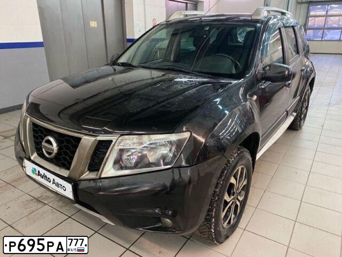 Фото автомобиля NISSAN TERRANO, 2015 — госномер С843СР40. Цвет: ЧЕРНЫЙ