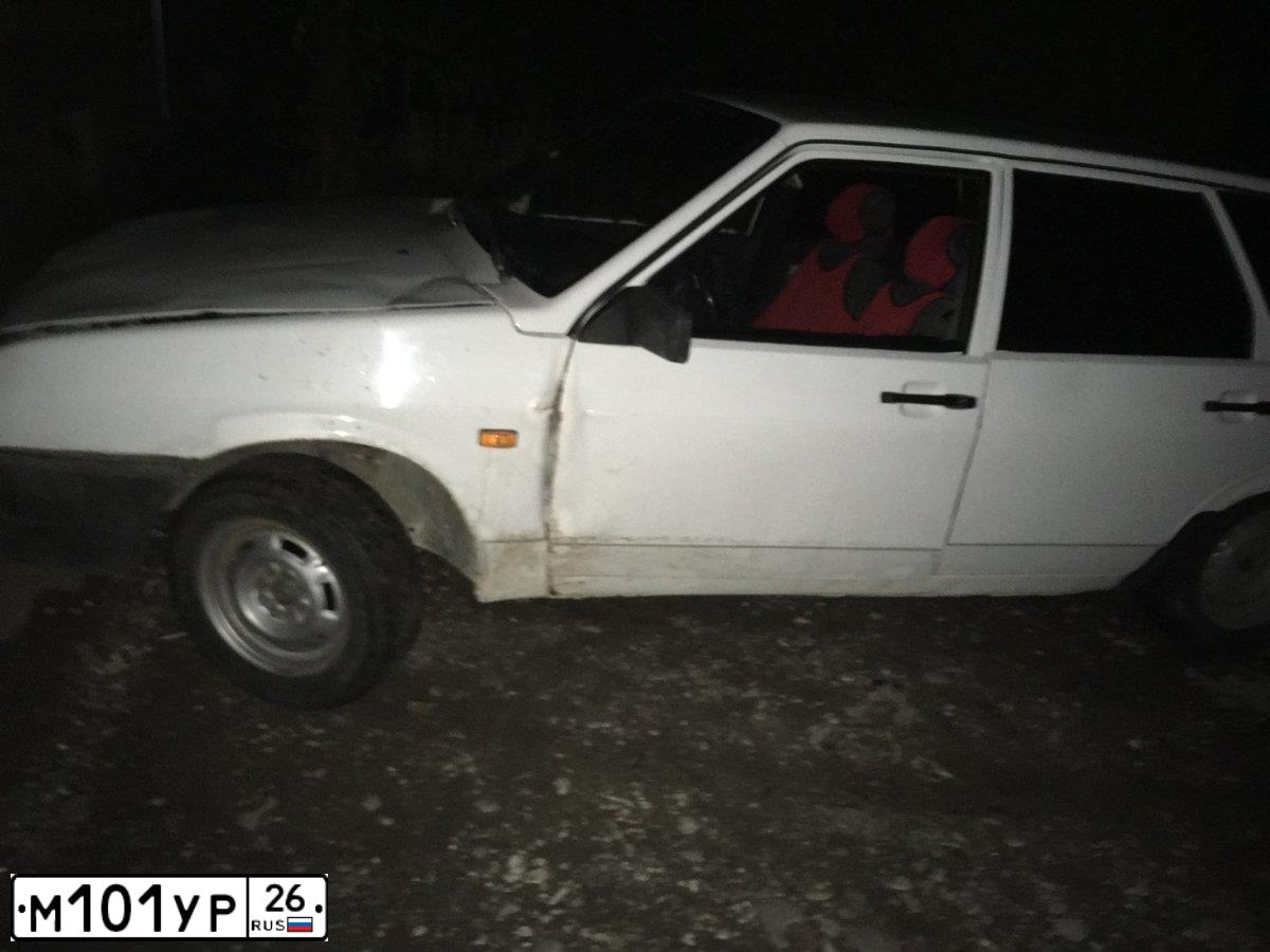 Фото автомобиля LADA 2109 SAMARA, 2001 — госномер М101УР26. Цвет: ЯРКО БЕЛЫЙ