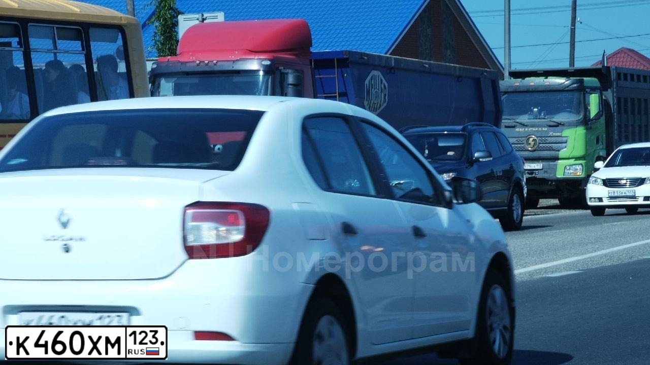 Фото автомобиля RENAULT LOGAN, 2019 — госномер М267ТВ67. Цвет: Белый