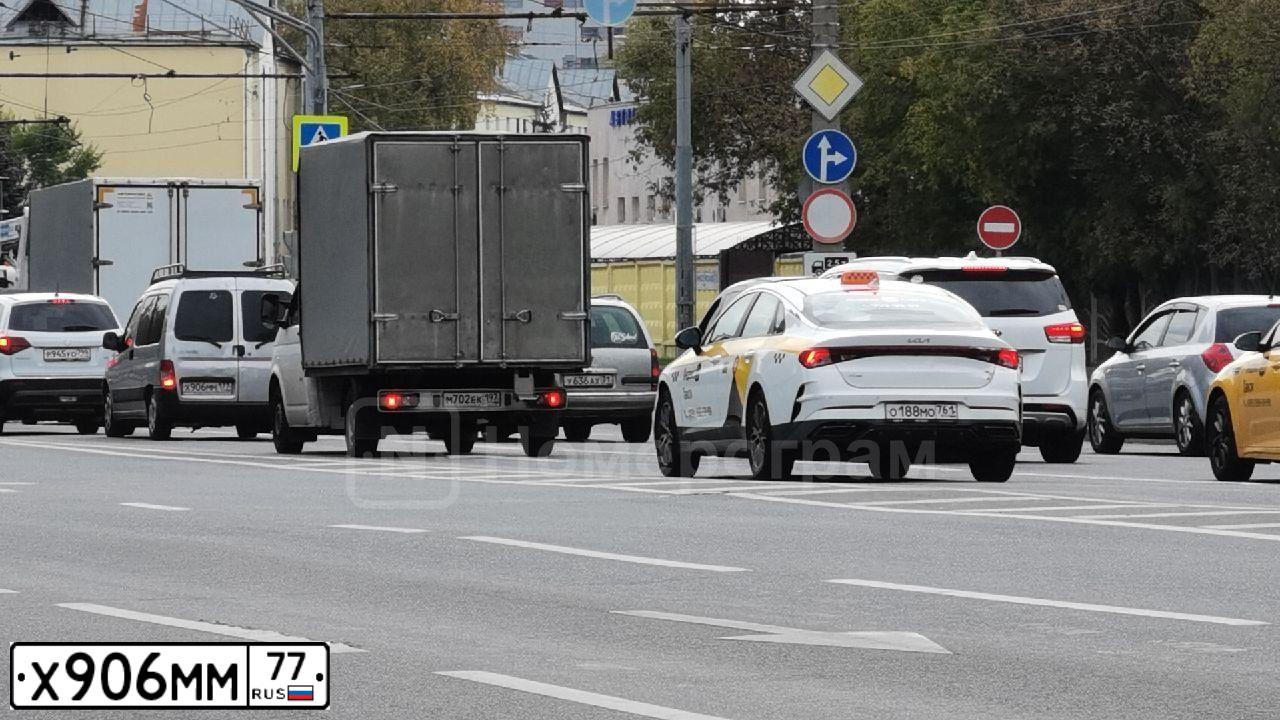 Фото автомобиля SUZUKI /GRAND/ VITARA, 2008 — госномер Х906ММ77. Цвет: ФИОЛЕТОВЫЙ