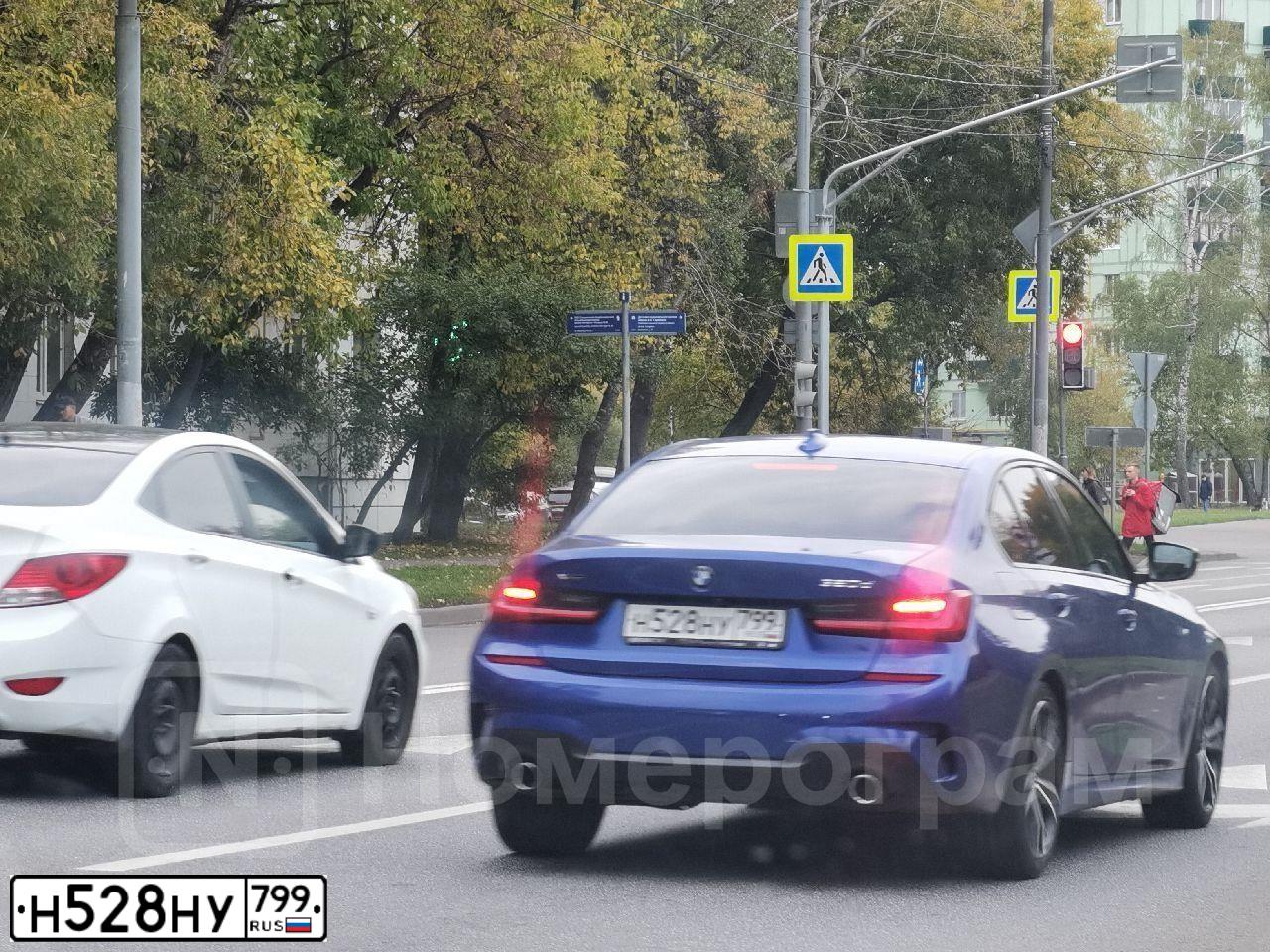 Фото автомобиля BMW SERIE 3, 2019 — госномер Н528НУ799. Цвет: СИНИЙ