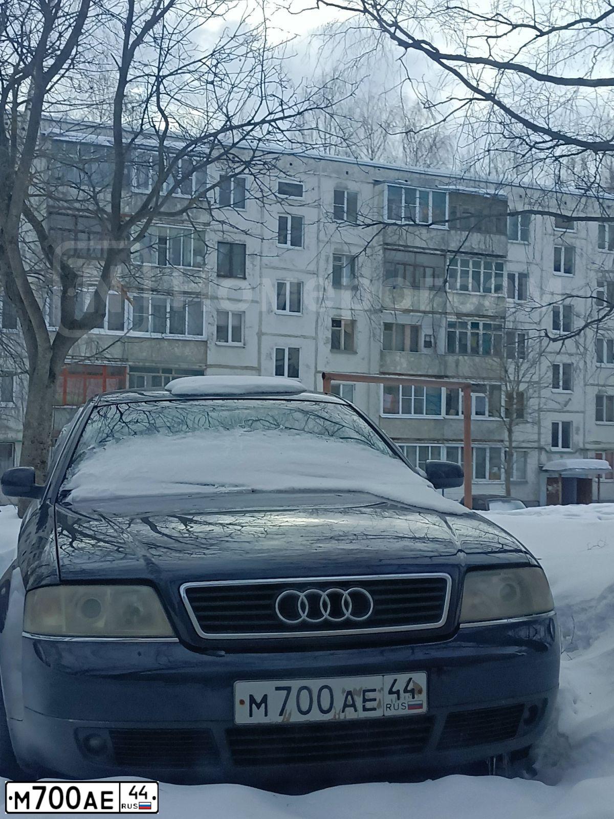 Фото автомобиля AUDI A6, 1997 — госномер У018ЕР44. Цвет: синий