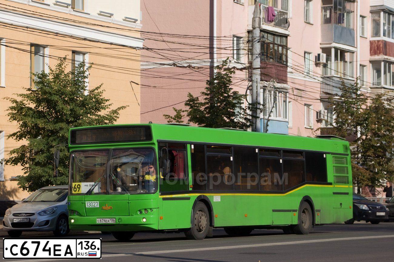 Фото автомобиля MAZ 103, 2010 — госномер С674ЕА136. Цвет: ЗЕЛЕНЫЙ