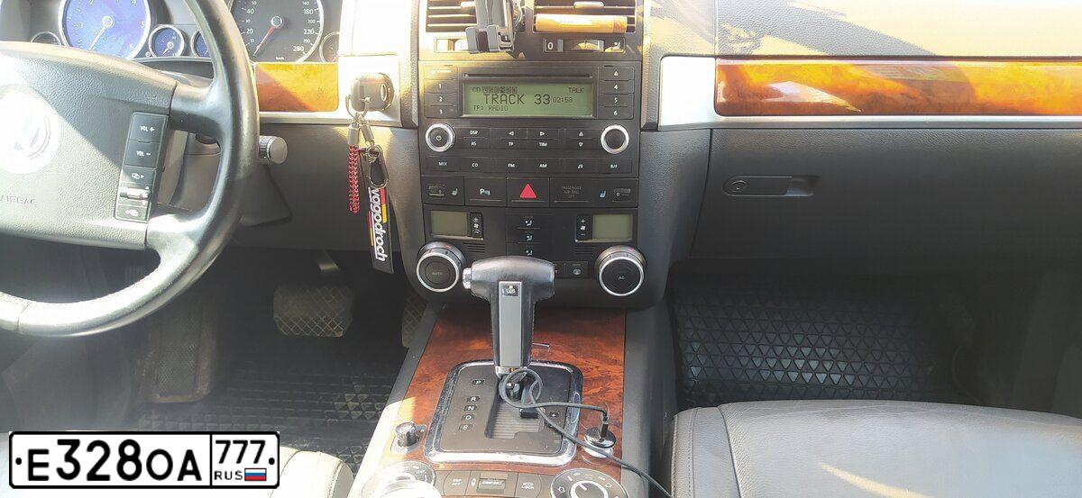 Фото автомобиля VOLKSWAGEN TOUAREG, 2007 — госномер Р656ОР750. Цвет: ЧЕРНО-СЕРЫЙ