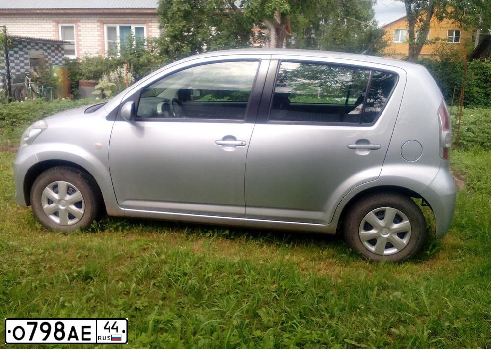 Фото автомобиля SUBARU JUSTY, 2009 — госномер О207ОВ44. Цвет: СЕРЕБРИСТЫЙ
