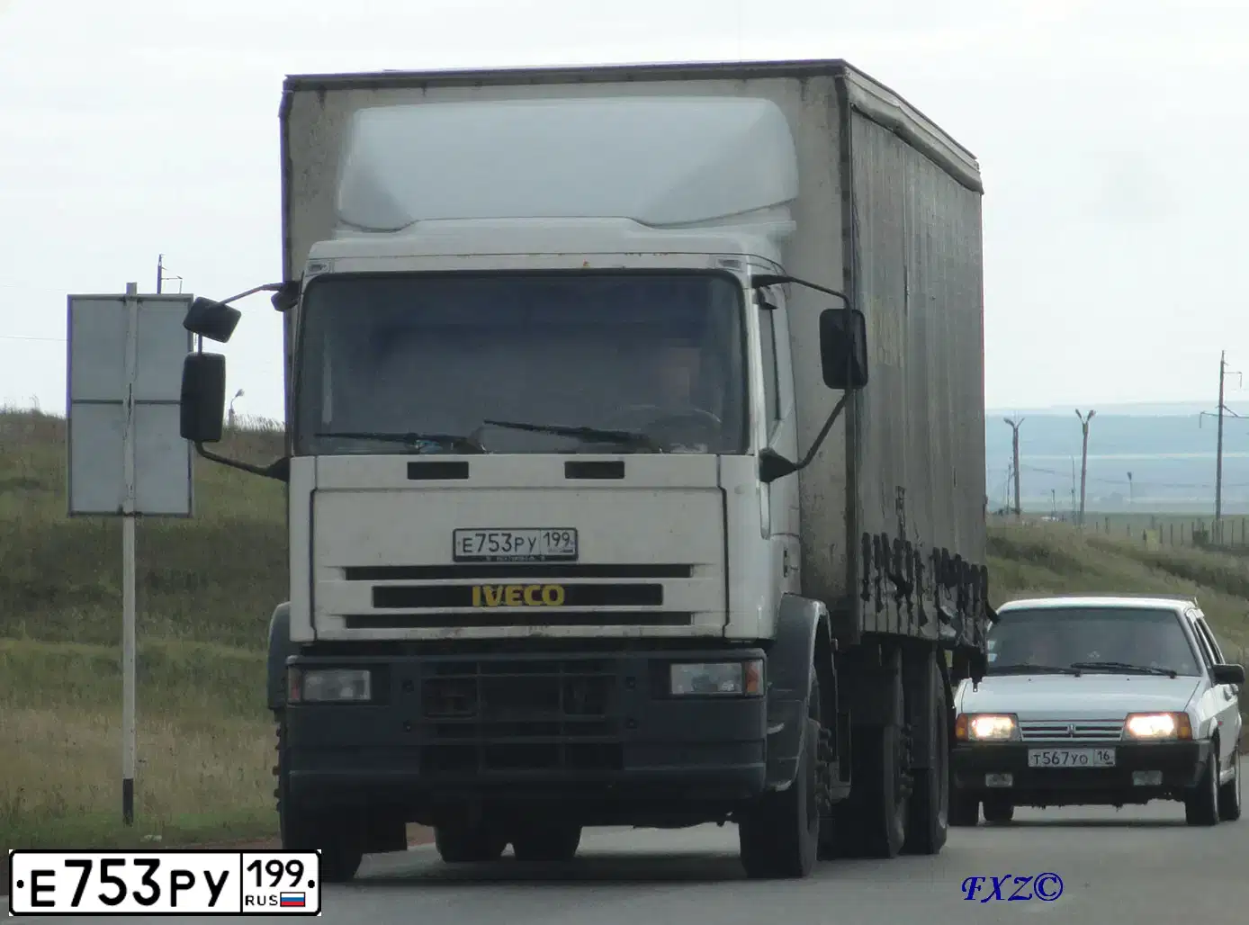 Фото автомобиля IVECO EUROCARGO, 1999 — госномер Е753РУ199. Цвет: БЕЛЫЙ