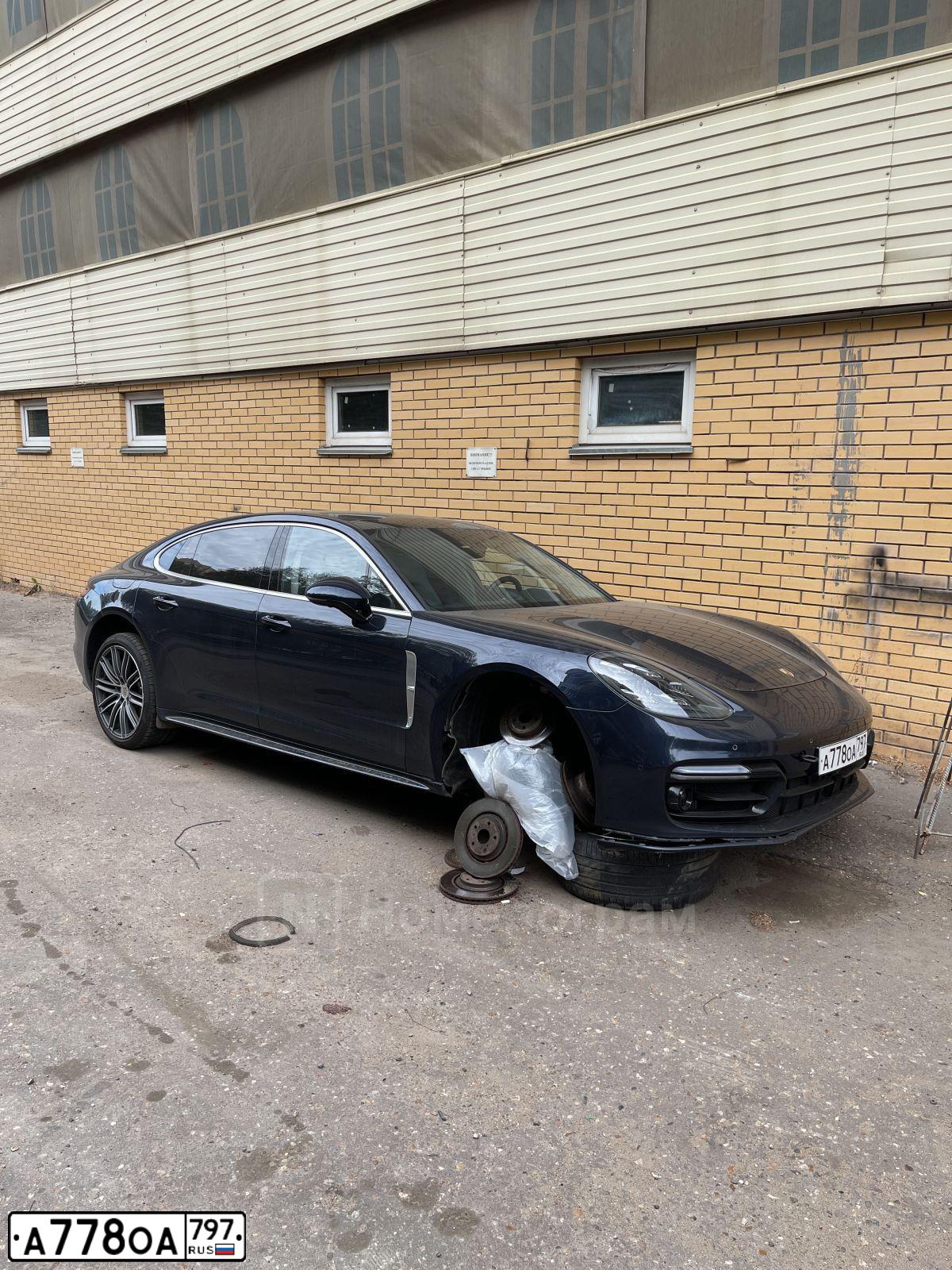 Фото автомобиля PORSCHE PANAMERA, 2017 — госномер Х097НР71. Цвет: синий