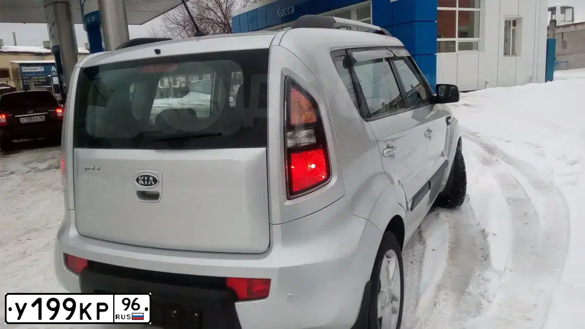 Фото автомобиля LADA 2170 PRIORA, 2007 — госномер У199КР96. Цвет: СИНЕ-ЧЕРНЫЙ
