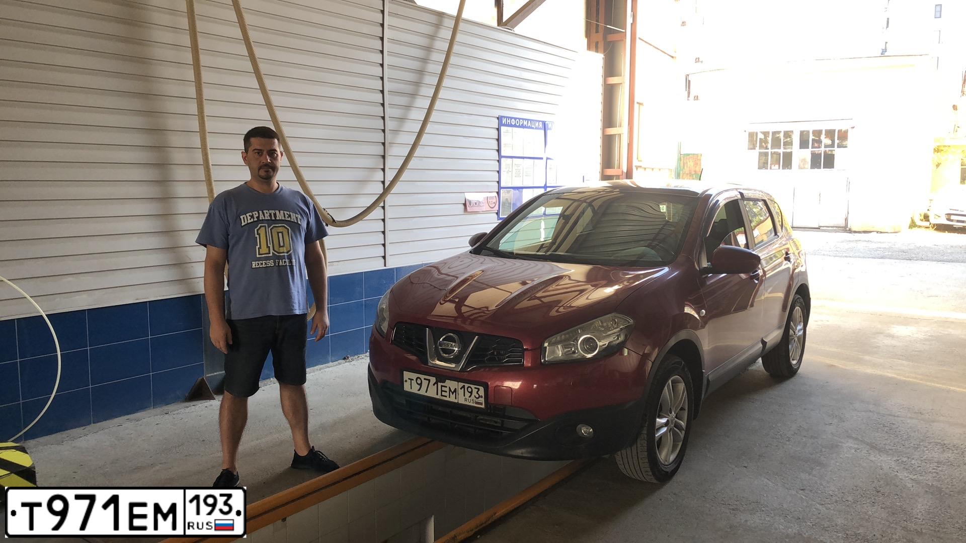 Фото автомобиля NISSAN QASHQAI, 2010 — госномер С070ВР123. Цвет: Красный