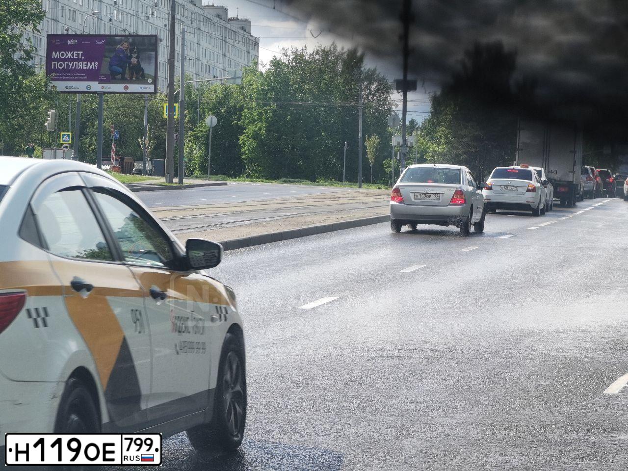 Фото автомобиля MAZDA CX-7, 2008 — госномер Н119ОЕ799. Цвет: Белый