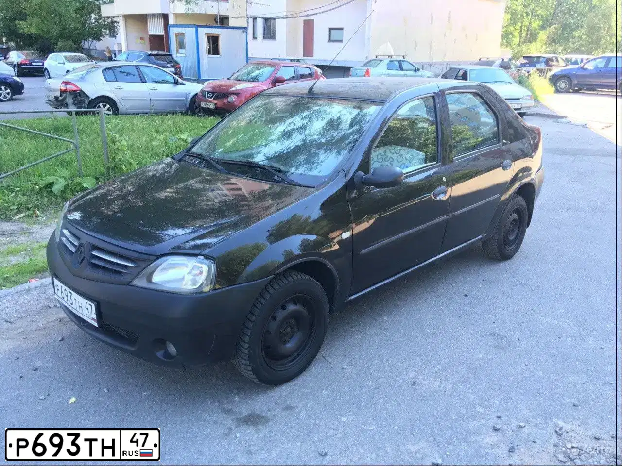 Фото автомобиля RENAULT LOGAN, 2009 — госномер А775РН198. Цвет: ЧЕРНЫЙ