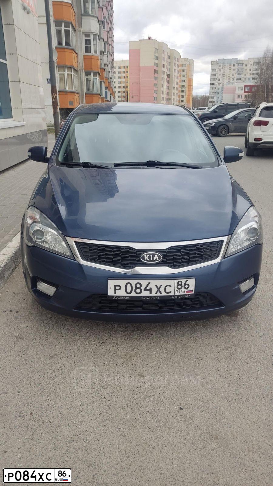 Фото автомобиля KIA CEED, 2012 — госномер К405УК186. Цвет: синий