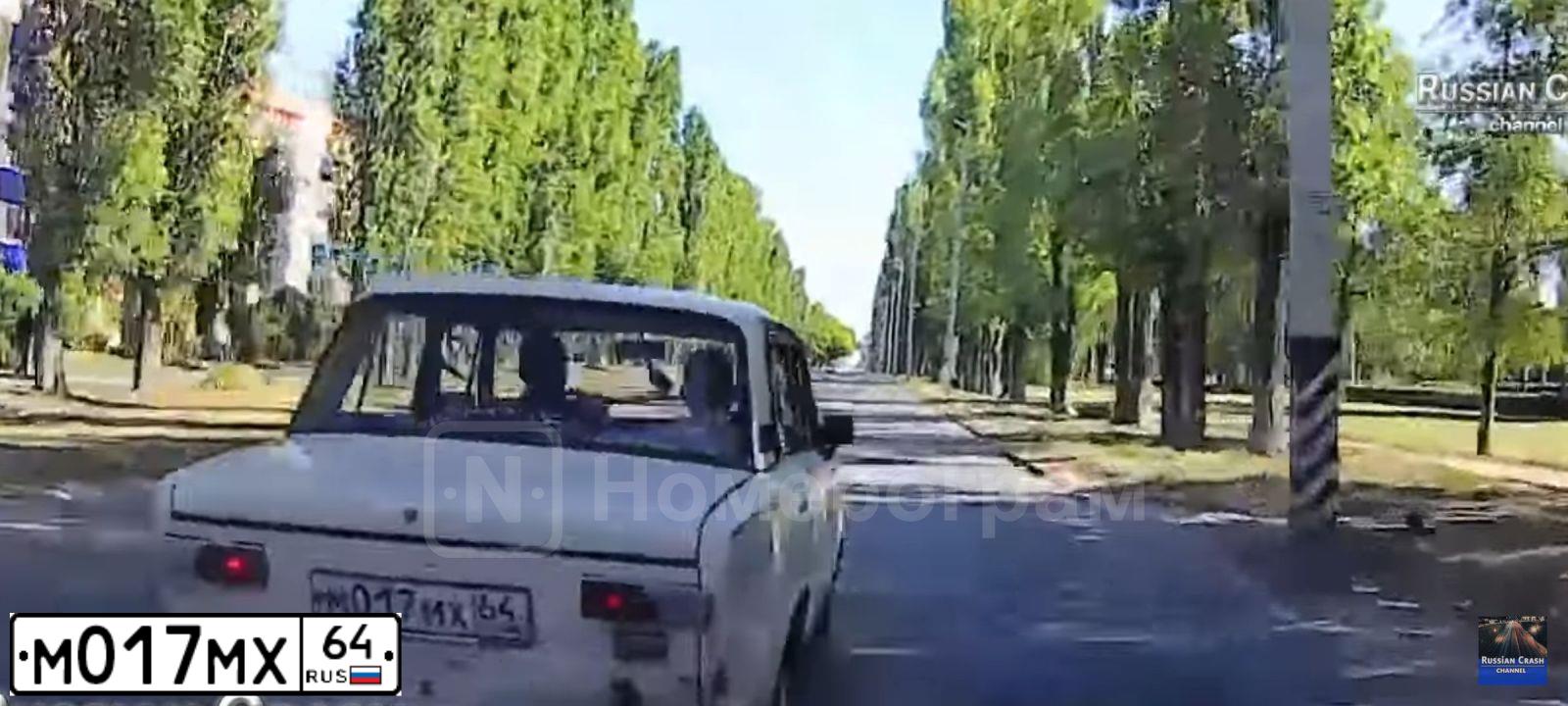 Фото автомобиля LADA 2101, 1984 — госномер М017МХ64. Цвет: СВЕТЛО БЕЖЕВЫЙ