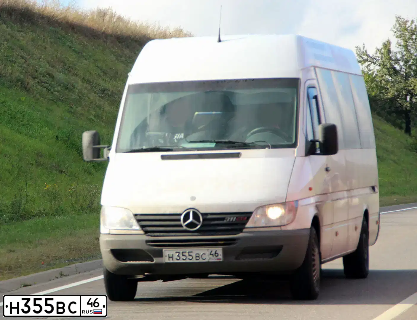 Фото автомобиля MERCEDES SPRINTER, 2000 — госномер Х386МВ37. Цвет: Белый