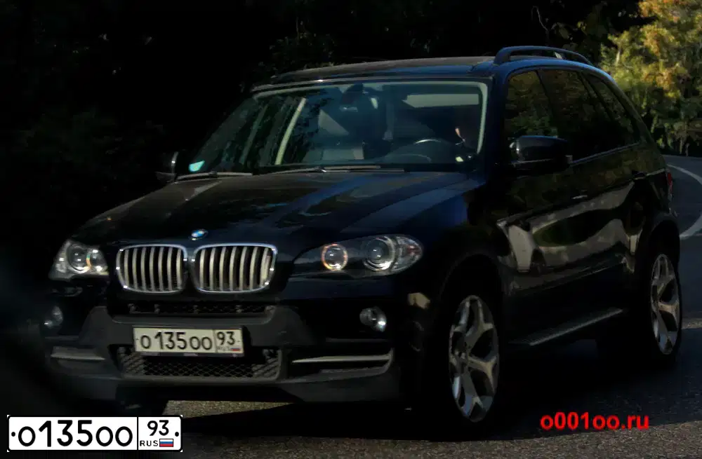 Фото автомобиля BMW X5, 2008 — госномер О135ОО93. Цвет: ЧЕРНЫЙ