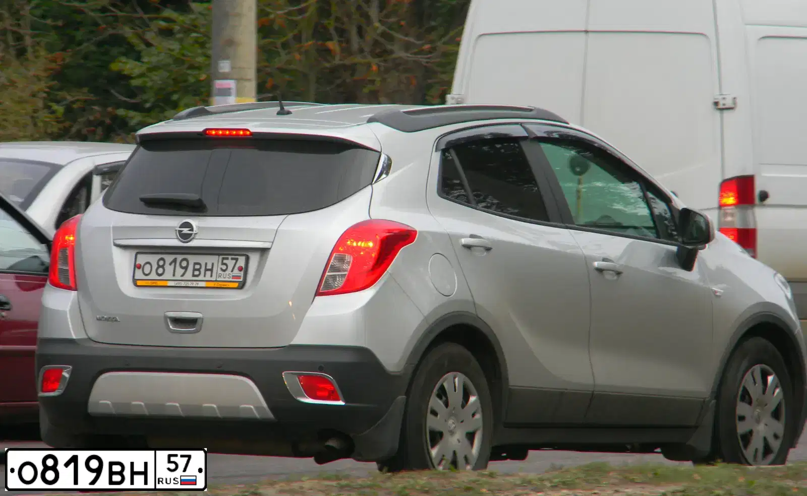Фото автомобиля OPEL MOKKA, 2014 — госномер О819ВН57. Цвет: СЕРЕБРИСТЫЙ