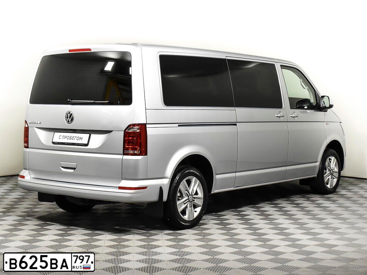 Фото автомобиля VOLKSWAGEN CARAVELLE, 2019 — госномер Н201КВ797. Цвет: Серебристый