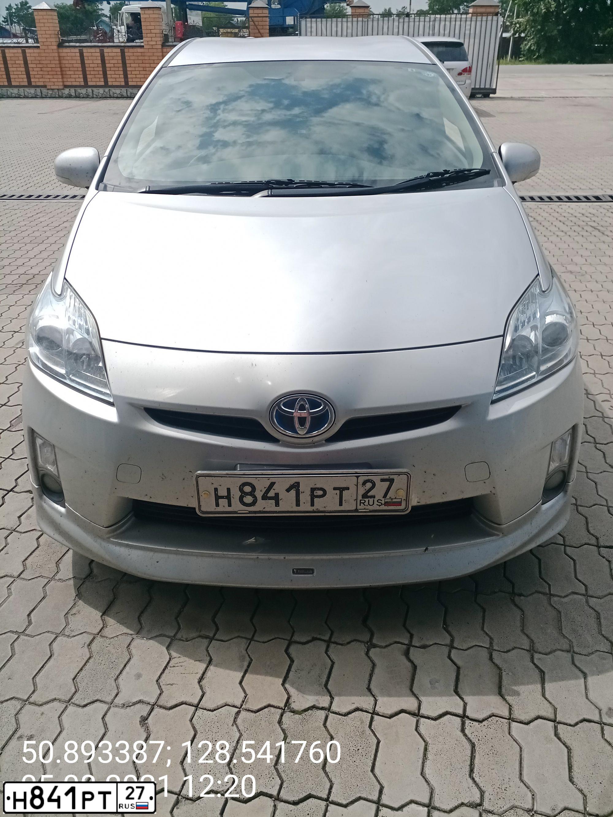 Фото автомобиля TOYOTA PRIUS, 2010 — госномер М915ЕТ28