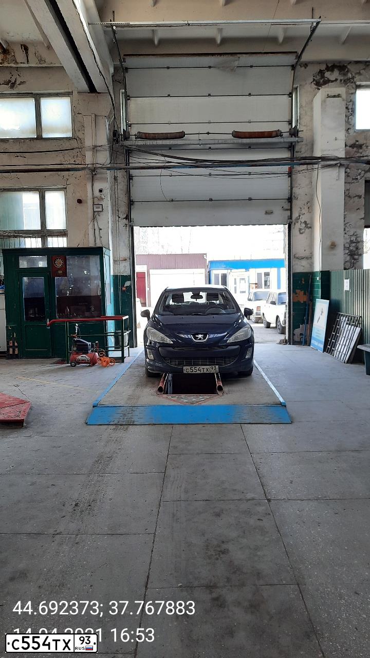 Фото автомобиля PEUGEOT 308, 2010 — госномер С554ТХ93. Цвет: ТЕМНО-СИНИЙ