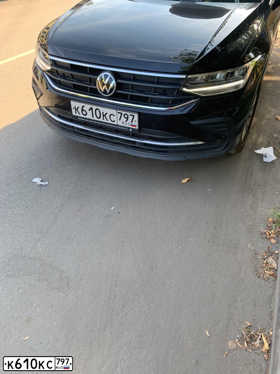 Фото автомобиля VOLKSWAGEN TIGUAN, 2021 — госномер К610КС797. Цвет: ЧЕРНЫЙ
