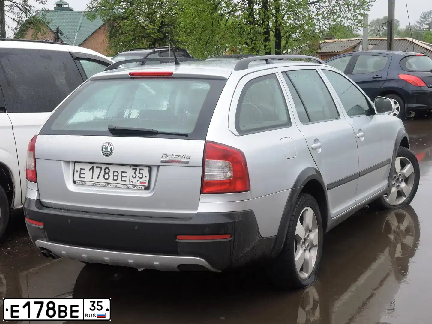 Фото автомобиля SKODA OCTAVIA, 2013 — госномер М611МХ29. Цвет: СЕРЕБРИСТЫЙ