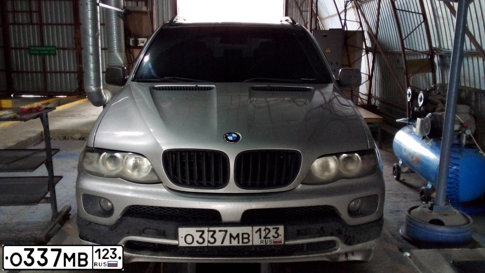 Фото автомобиля BMW X5, 2004 — госномер Е248НР193. Цвет: Серебристый