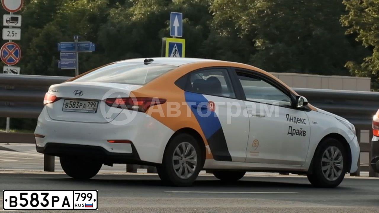 Фото автомобиля HYUNDAI SOLARIS, 2019 — госномер В583РА799. Цвет: БЕЛЫЙ
