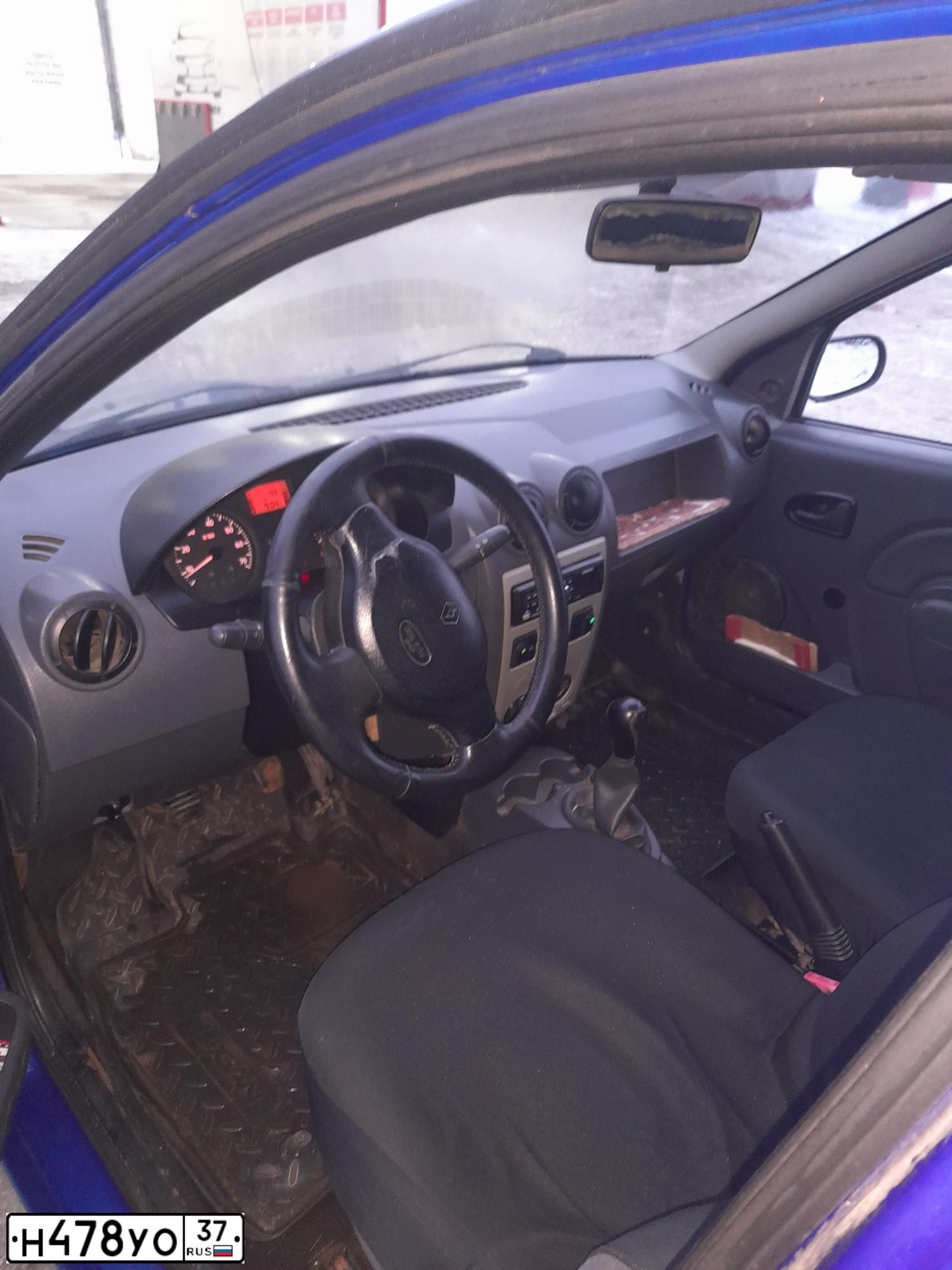 Фото автомобиля RENAULT T LOGAN, 2006 — госномер Н478УО37. Цвет: СИНИЙ