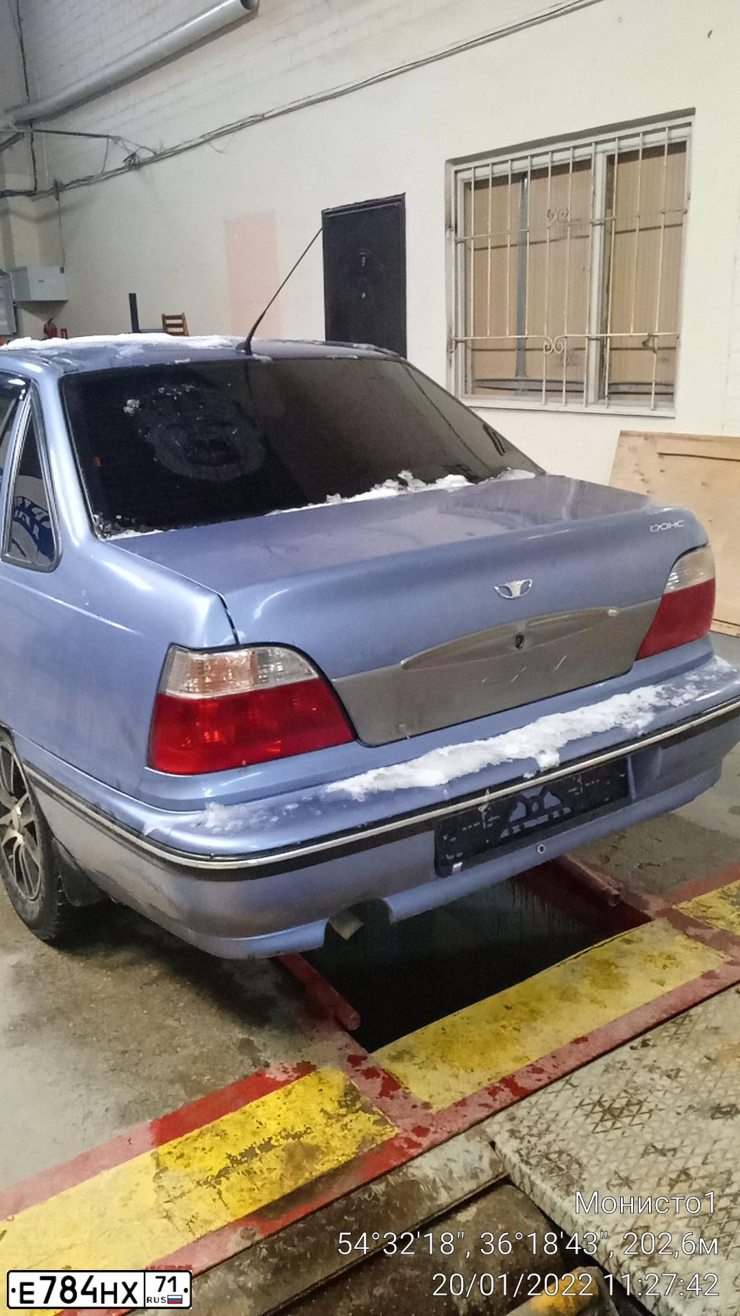 Фото автомобиля DAEWOO NEXIA, 2006 — госномер Р083СР40. Цвет: СИНИЙ ВАСИЛЕК
