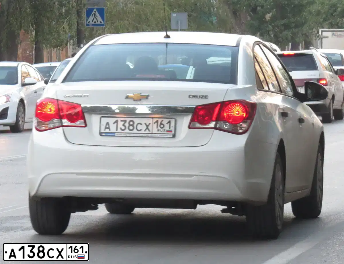 Фото автомобиля CHEVROLET CRUZE, 2013 — госномер А138СХ161. Цвет: БЕЛЫЙ