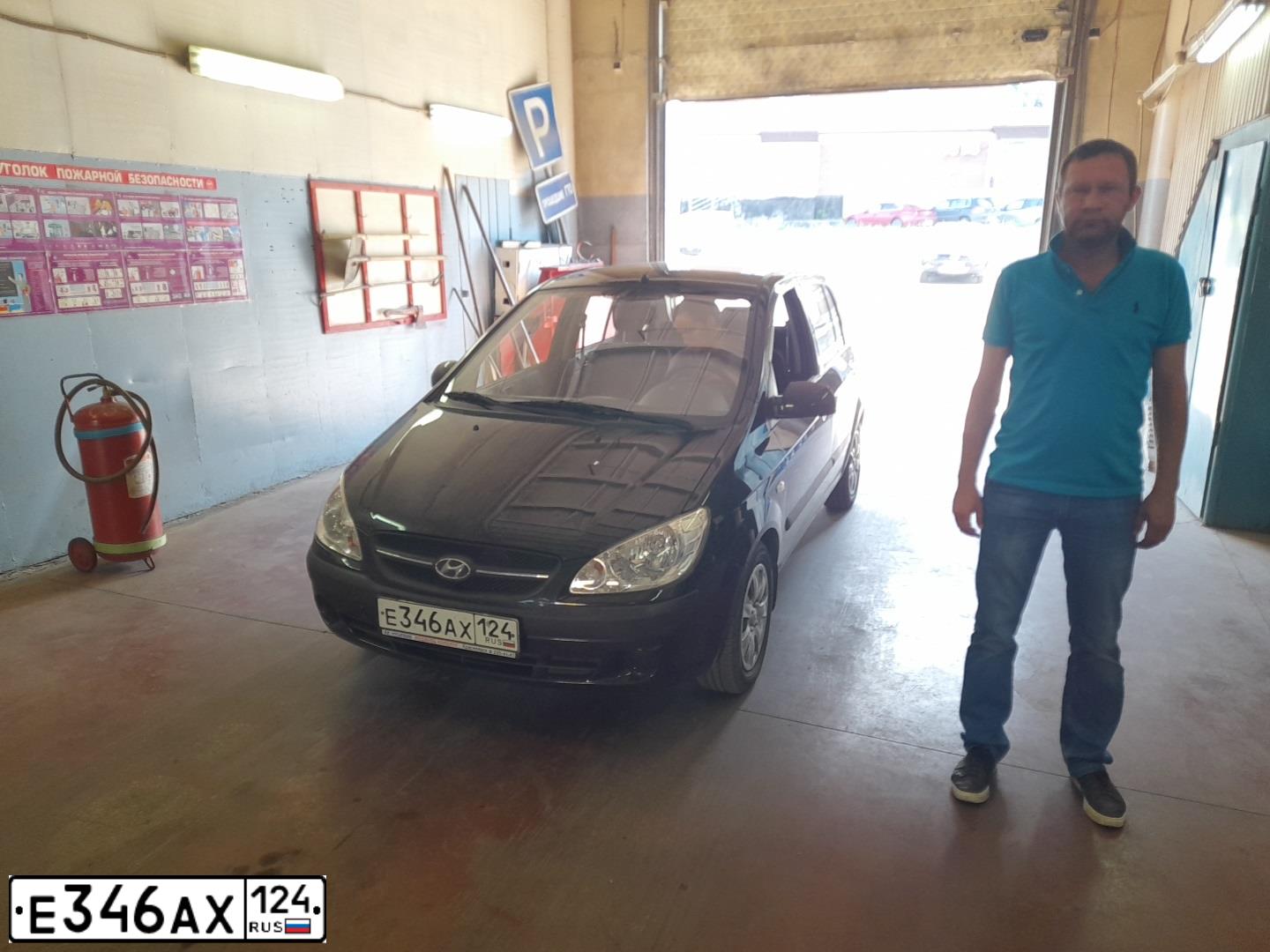 Фото автомобиля HYUNDAI GETZ, 2009 — госномер М723НТ154. Цвет: ЧЕРНЫЙ