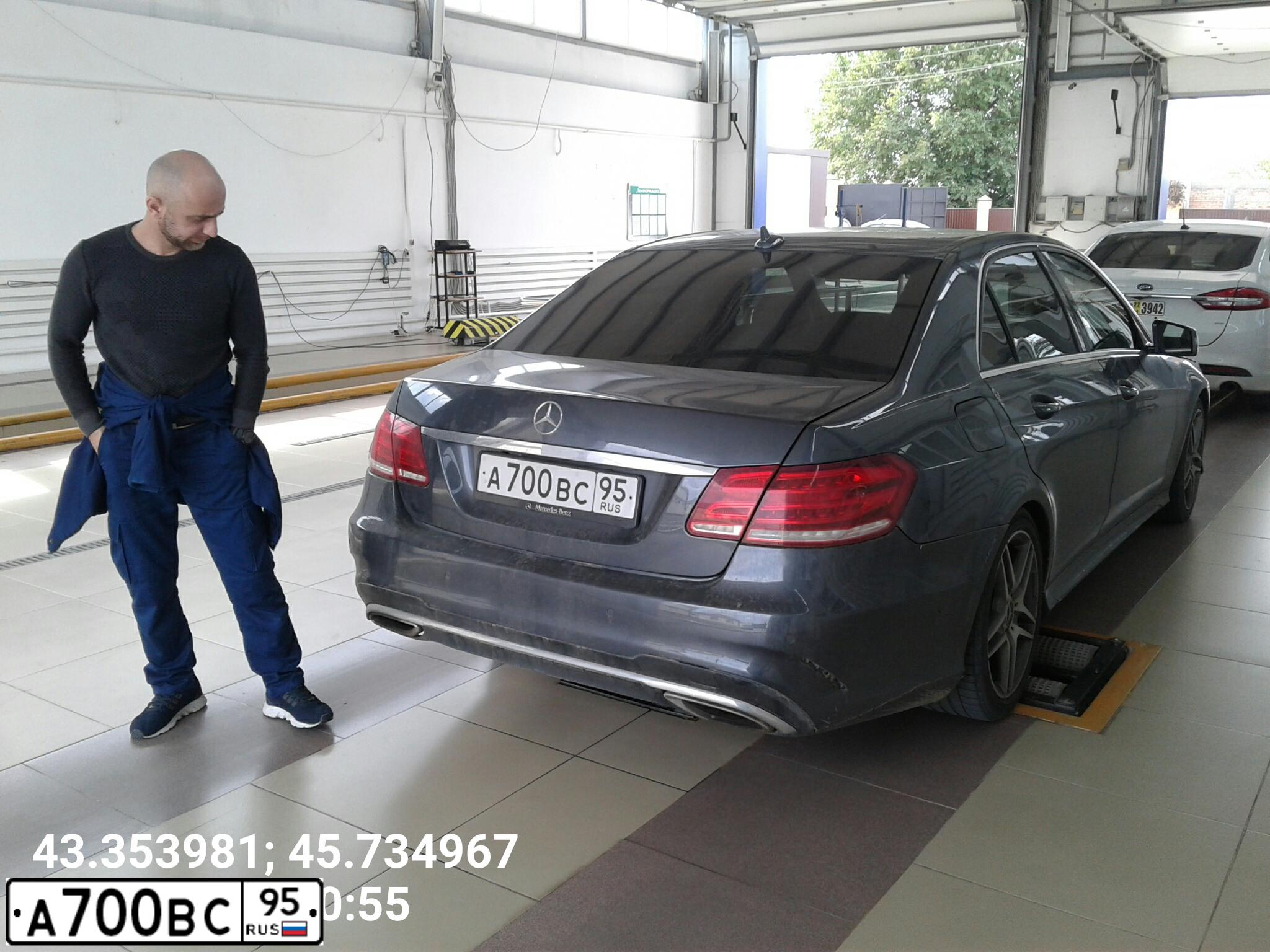 Фото автомобиля MERCEDES-BENZ E-CLASS, 2013 — госномер В941ВО95. Цвет: СЕРЫЙ