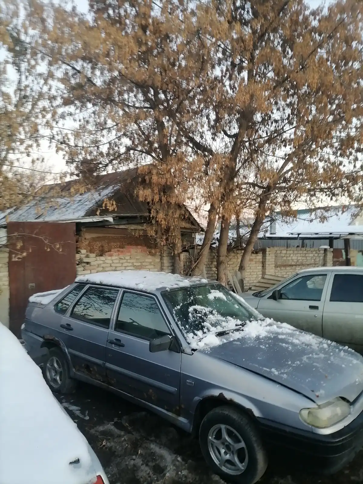 Фото автомобиля LADA 2115 SAMARA, 2009 — госномер Р570УМ64. Цвет: СВЕТЛО ГОЛУБОЙ