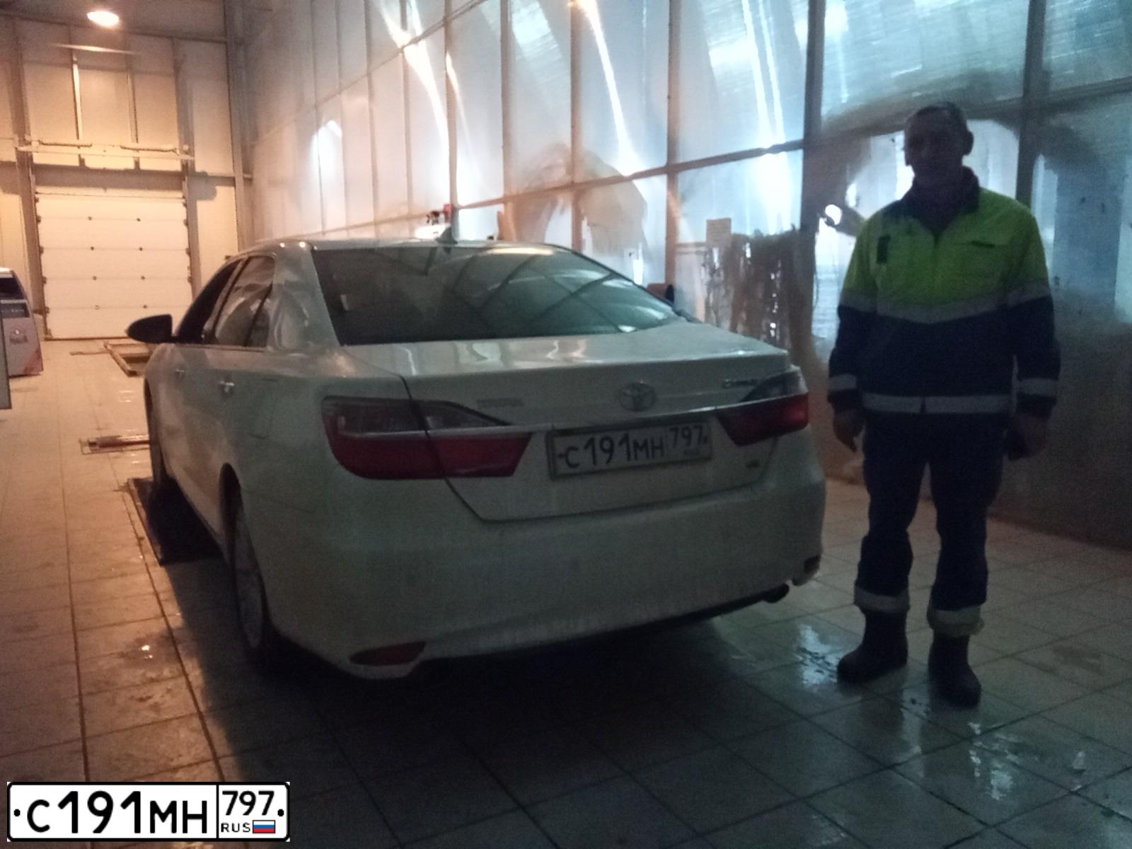 Фото автомобиля TOYOTA CAMRY, 2015 — госномер С191МН797. Цвет: БЕЛЫЙ ПЕРЛАМУТР